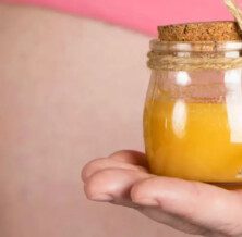 The Benefits and Risks of Eating Honey While Pregnant