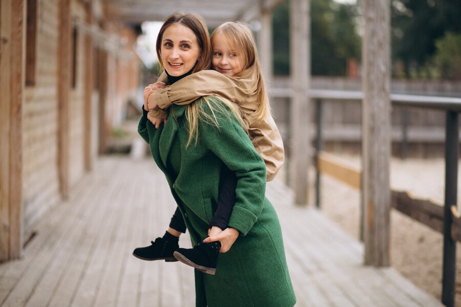 pairing long-sleeved dresses for mom and baby